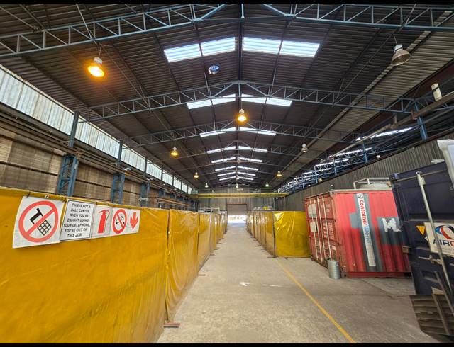 1,350M² FACTORY TO LET IN TUNNEY